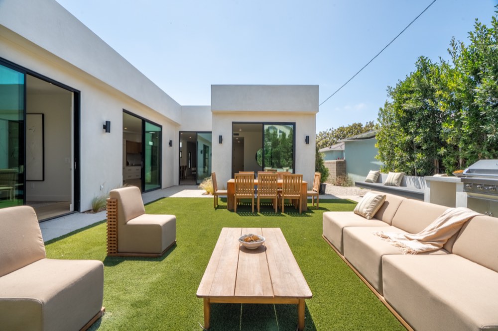 The Gonzaga Residence — backyard lounge and dining