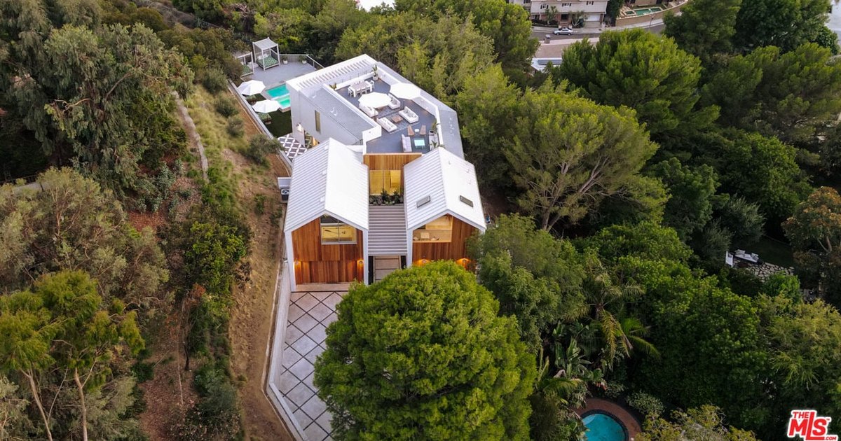 The Treehouse HH